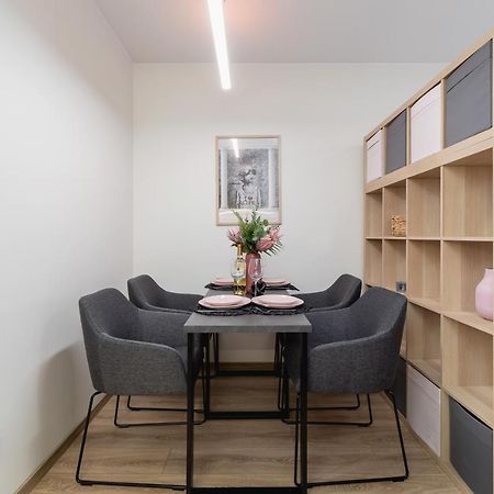 Deluxe Studio Cracow Arianska By Noclegi Renters Kraków Exteriör bild
