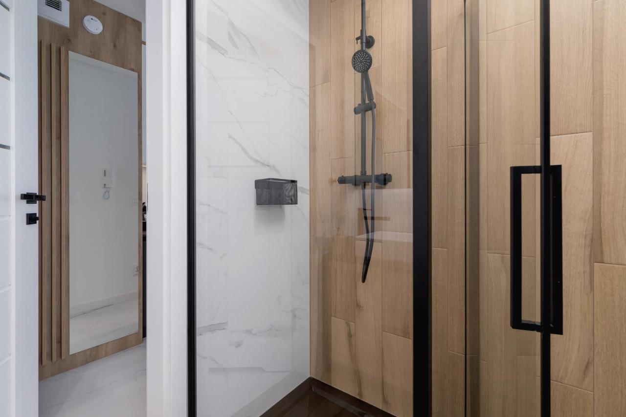 Deluxe Studio Cracow Arianska By Noclegi Renters Kraków Exteriör bild