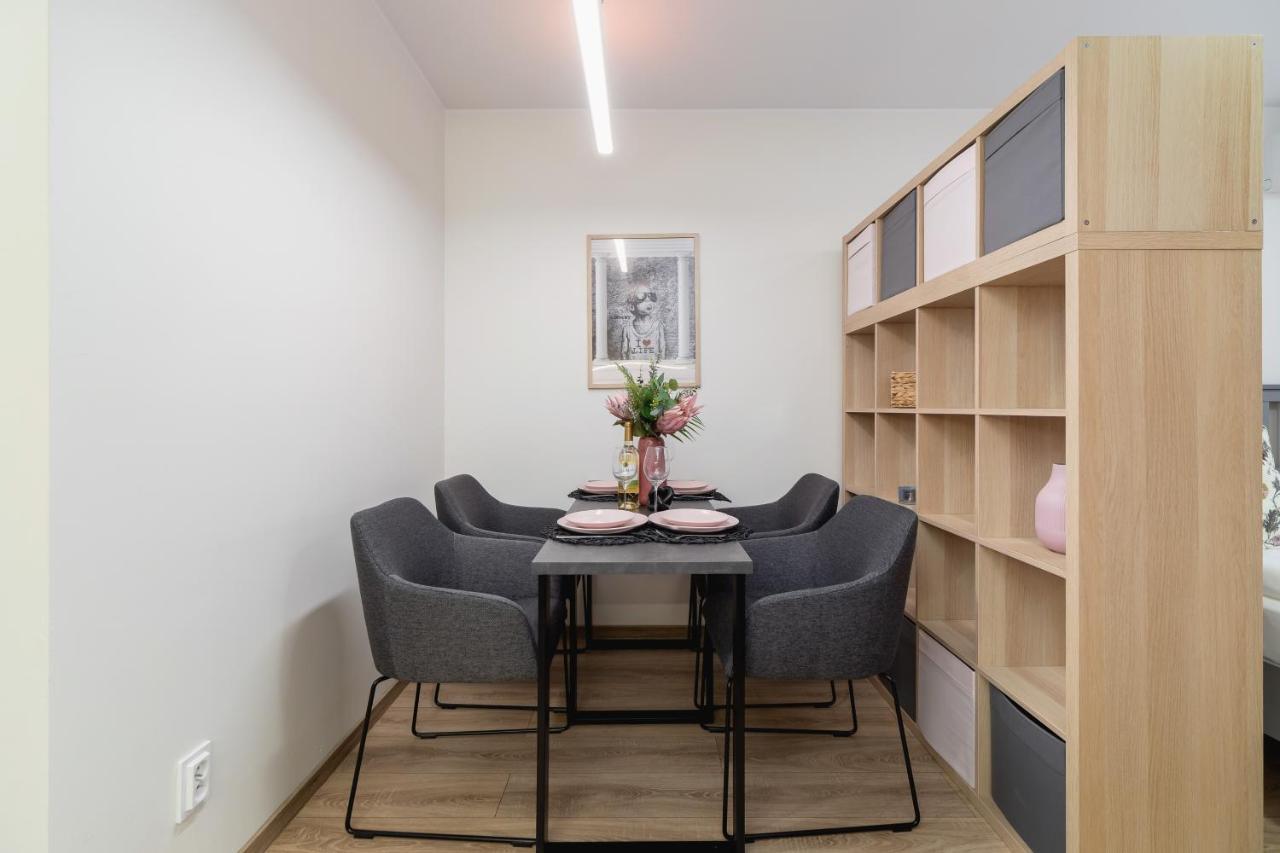 Deluxe Studio Cracow Arianska By Noclegi Renters Kraków Exteriör bild