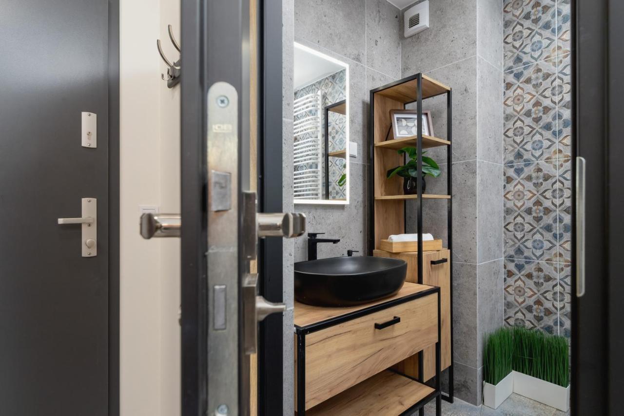 Deluxe Studio Cracow Arianska By Noclegi Renters Kraków Exteriör bild